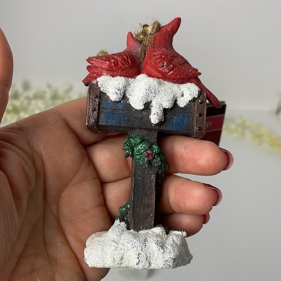 DEBBIE Travis Red Cardinals Mailbox Christmas Ornaments Pair - Picture 5 of 6